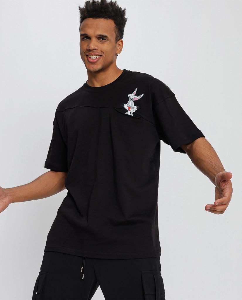 Μαύρη κοντομάνικη μπλούζα με τύπωμα-Bugs Bunny(OVERSIZED)-eksi-23-Y171 (2)