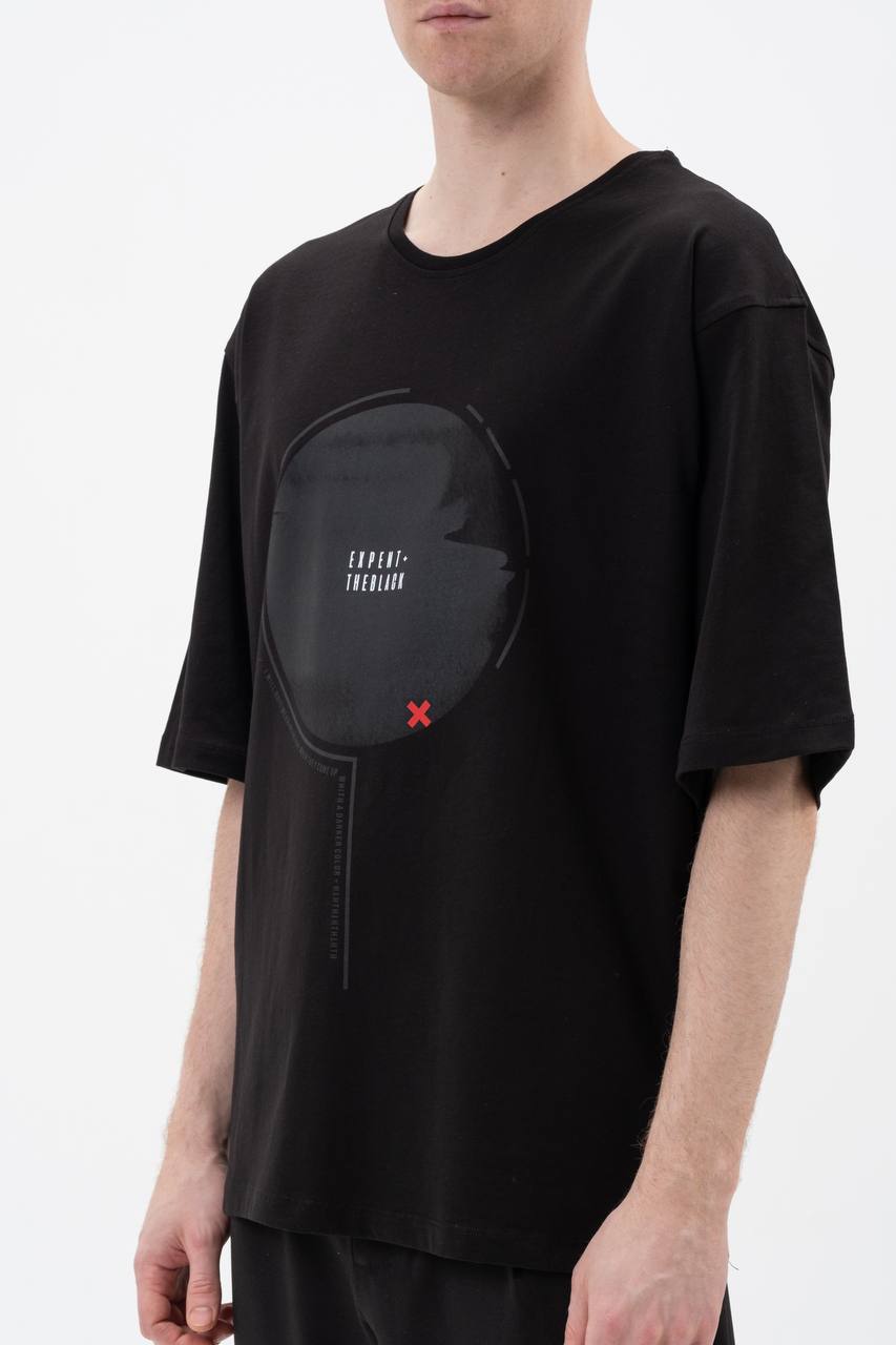 Μαύρη κοντομάνικη μπλούζα με τύπωμα(OVERSIZED)-ex-pent-5104 (2)