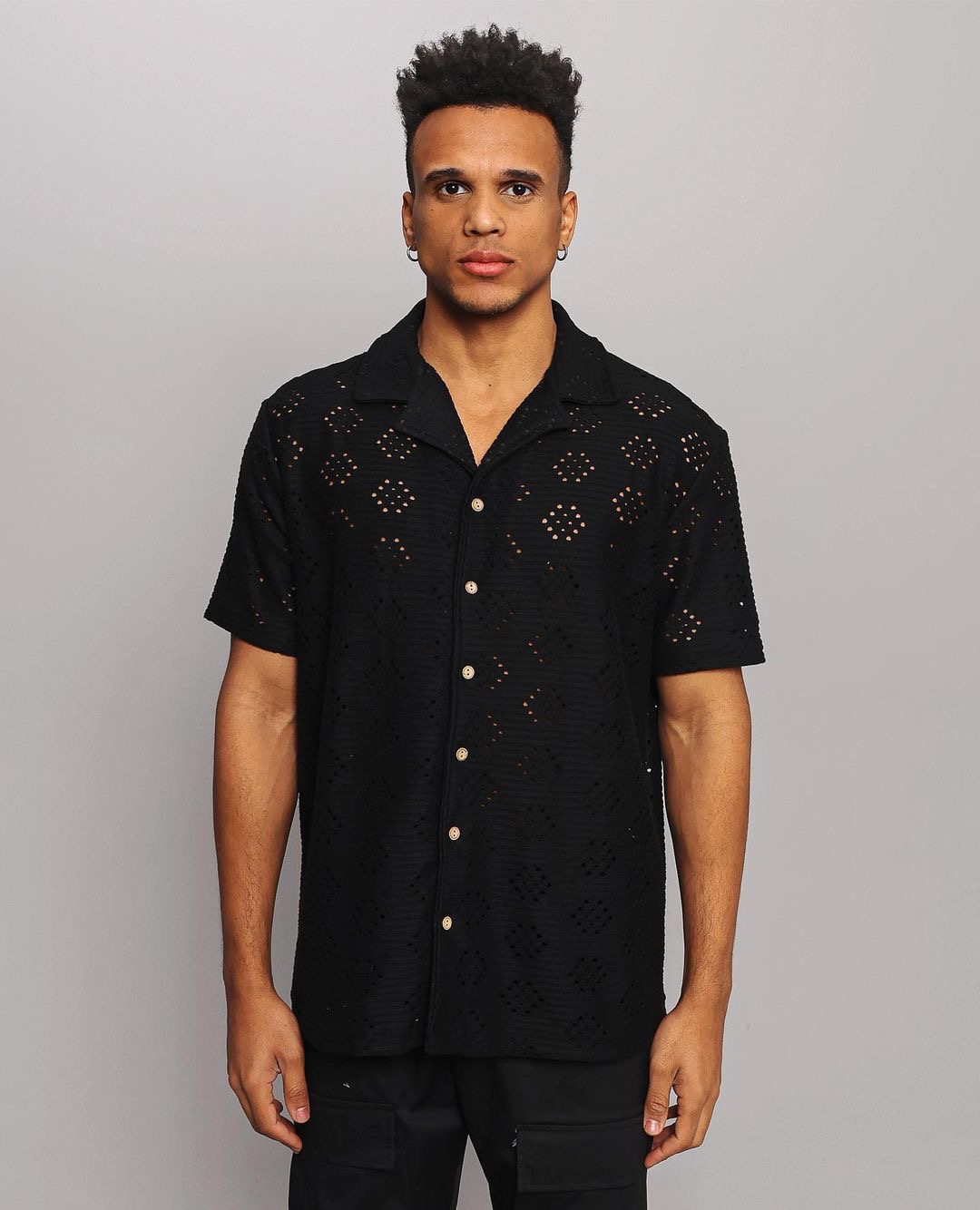 Μαύρο κοντομάνικο πουκάμισο fashion με σχέδιο-eksi-23-Y175 (3)