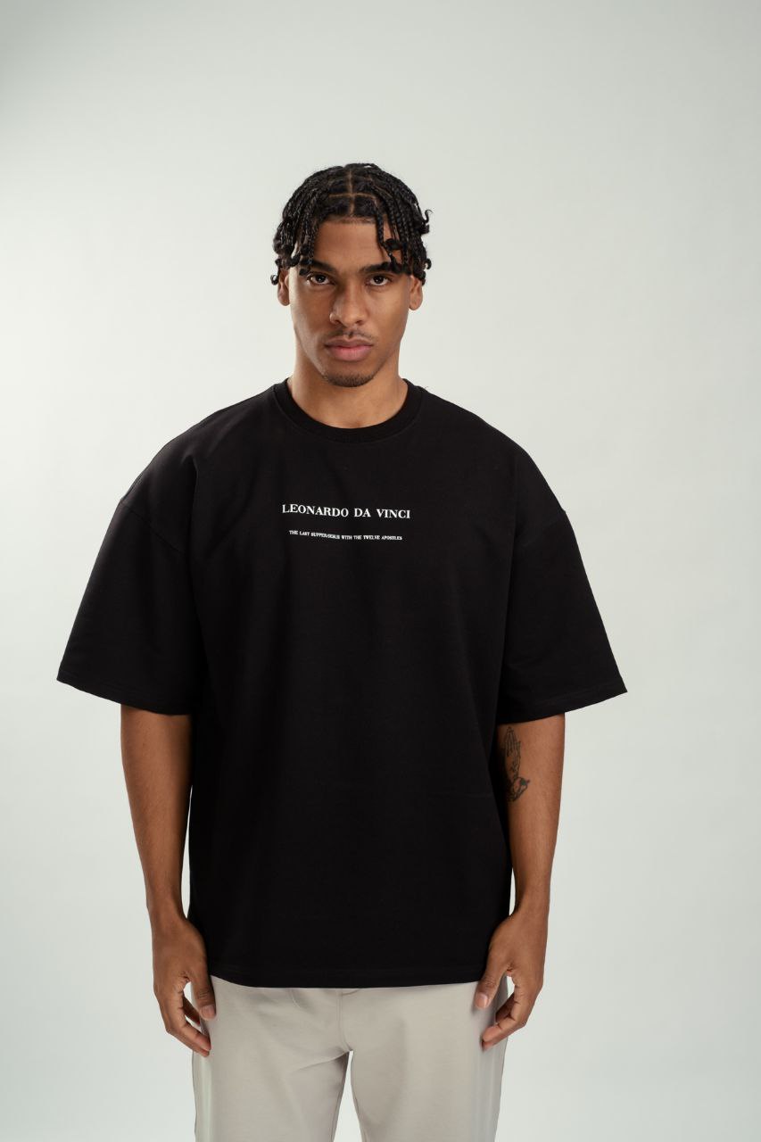 Μαύρη κοντομάνικη μπλούζα με τύπωμα(OVERSIZED)-Leonardo Da Vinci-respire-5623036 (2)